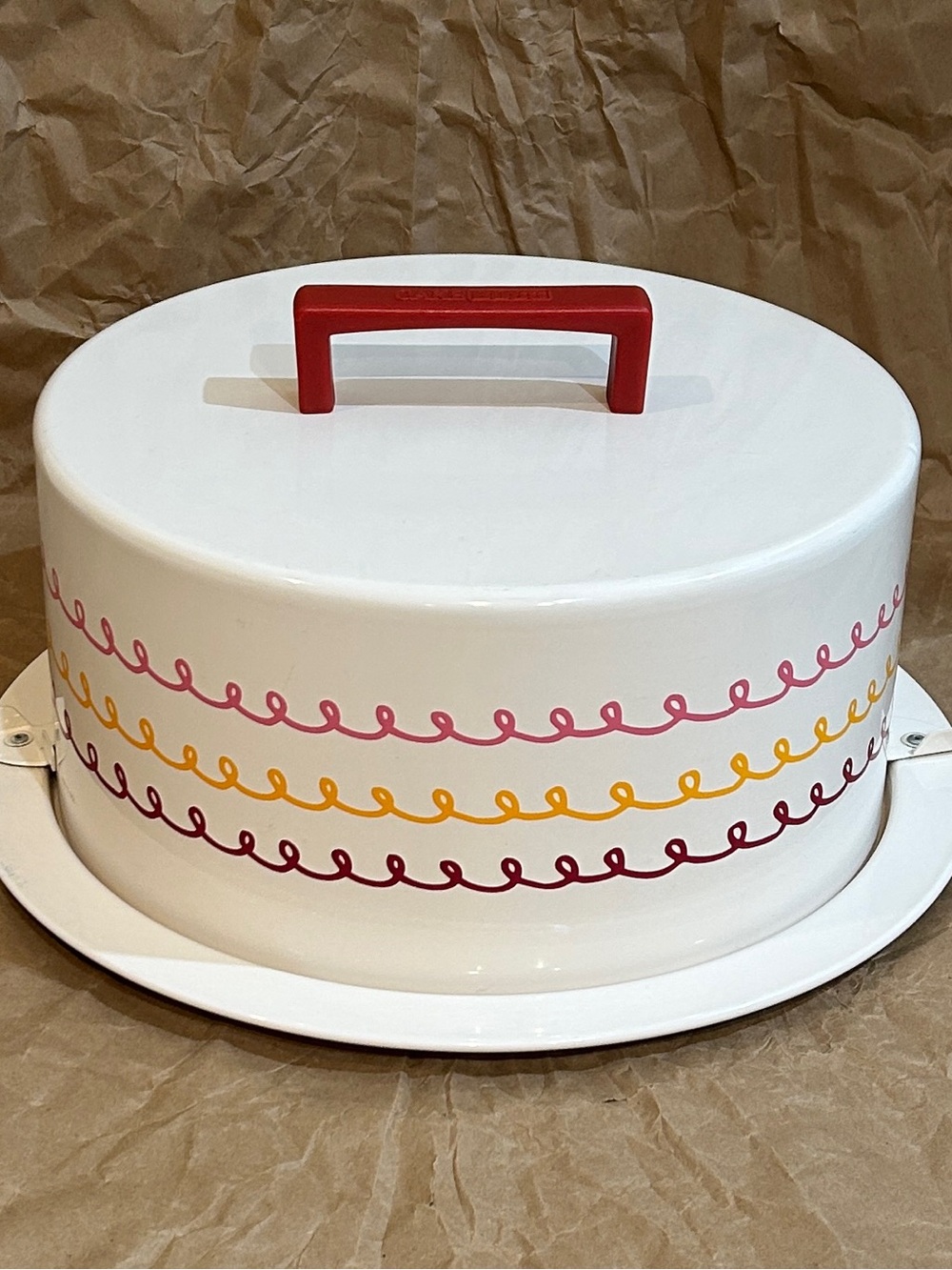 Retro Cake Boss Cake Box Carrier White Swirl Icing Red Handle Lock Lid